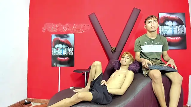 Онлайн чат XXX VERY_HOT_GUYS