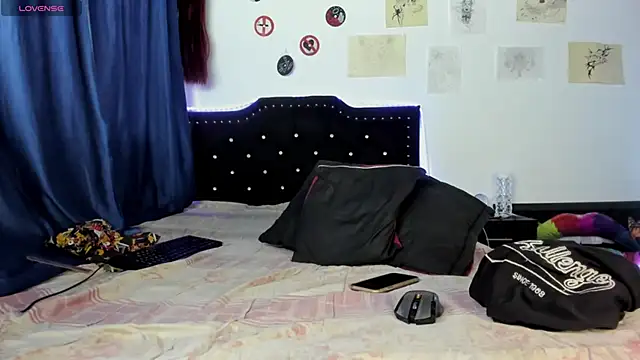 pol_mood's Webcam Show