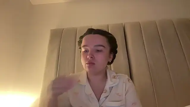 maisiesmithx Adlı Modelin Canlı XXX Sohbeti