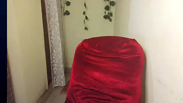 Madhubala01's Live XXX Chat