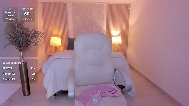 Sarah_Stone_ live XXX chat