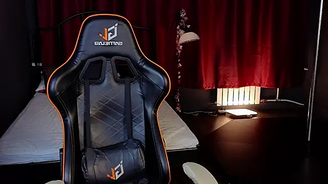 Softeach live XXX chat