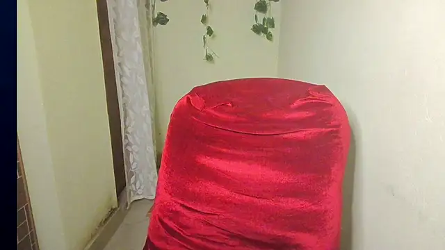 Madhubala01's Live XXX Chat