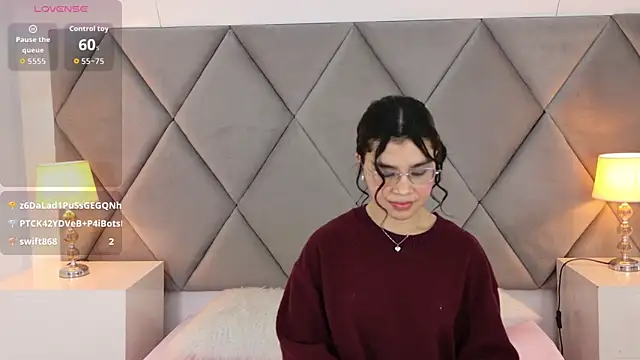 OliviaDiaz: онлайн-секс-чат