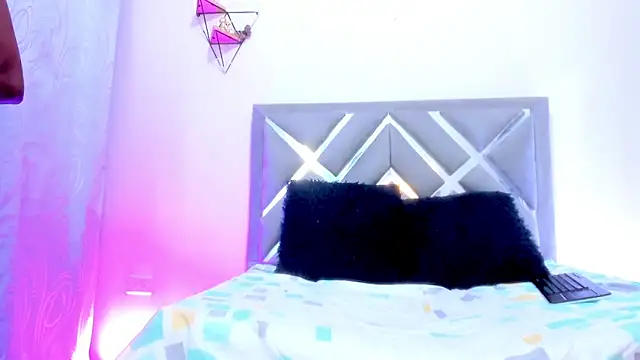 Emmaa_sweeet_'s Live XXX Chat