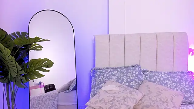 KaliBloom's Live XXX Chat