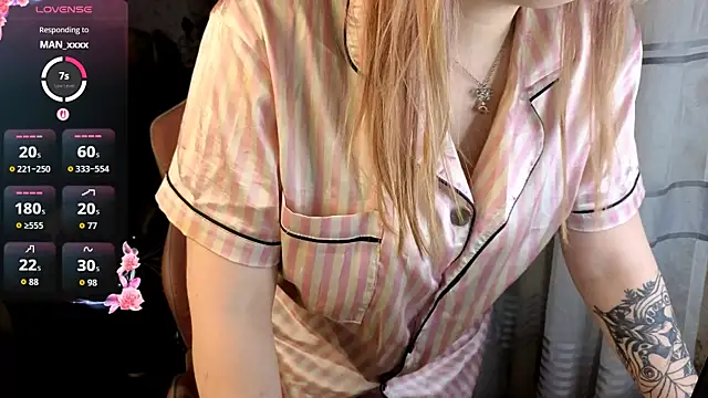 KristiBloom's Live XXX Chat