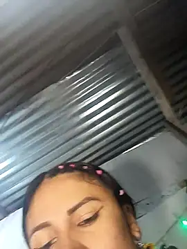 Živý XXX chat laurahotdirty