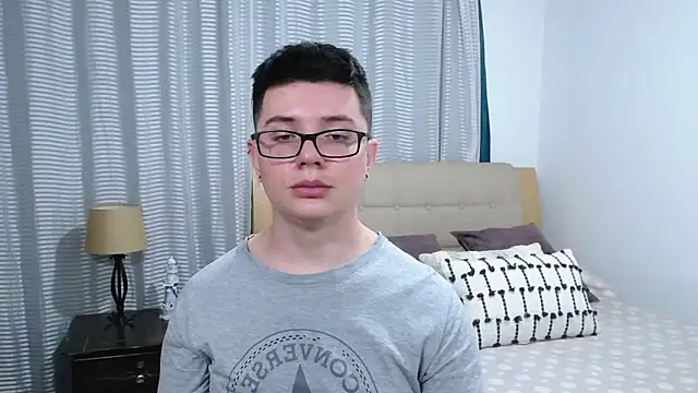 BlackFoXXX69 现场XXX聊天