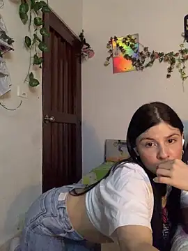 Estefani_32 লাইভ XXX চ্যাট