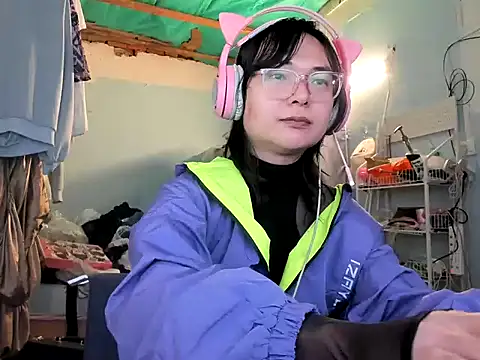 SoftBunnyPrince Webcam Show