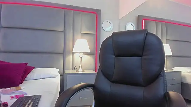 GabyMoreau 现场XXX聊天