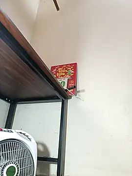 Lyna_sexy24 网络视讯表演