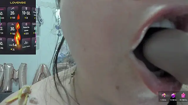 esmeraldamfc Adlı Modelin Canlı XXX Sohbeti