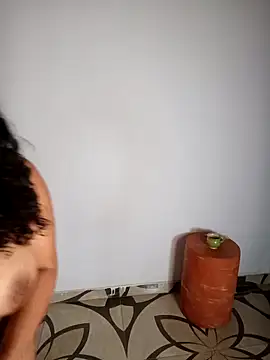 Pertunjukan Kamera Web Simone_Miller