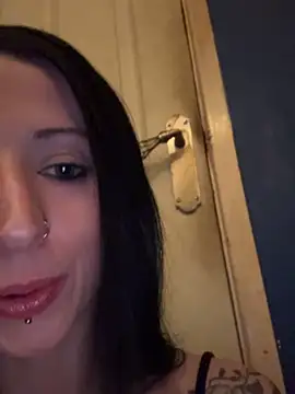 MissMidnightUK Chat XXX in diretta