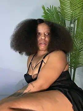 Show de Diamondpussy97 na webcam