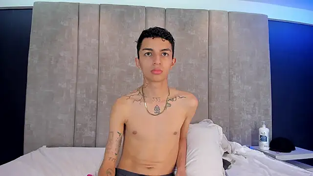 NickandAbby_ Chat XXX in diretta