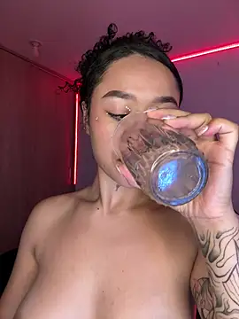 Czat XXX na żywo – crystal_dlun