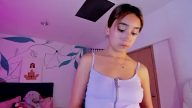 Alicia_Sunn Adlı Modelin Canlı XXX Sohbeti