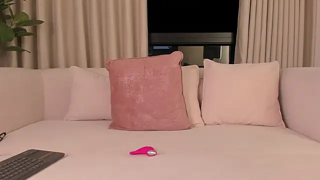 MaddyMay_'s Live XXX Chat