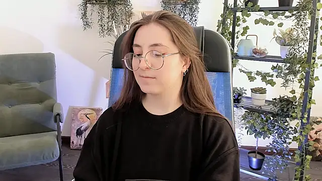 VirtuallVoyant's Live XXX Chat