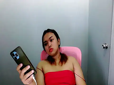 Gel_Huge_Butt Adlı Modelin Web Kamerası Şovu