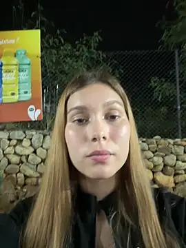 Nikii__ Adlı Modelin Canlı XXX Sohbeti