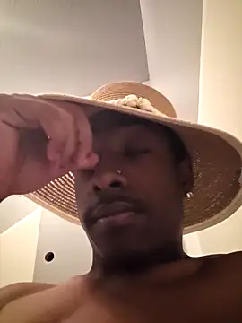 hormoneactivated: διαδικτυακό σόου στην κάμερα