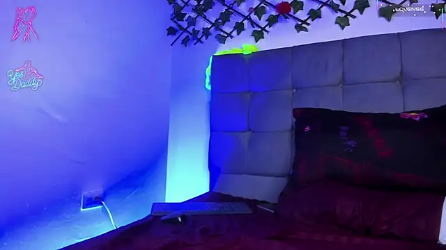 Lilith_RoseCss élő XXX-chatje