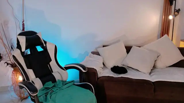 دردشة ChloeMoreti الجنسية المباشرة