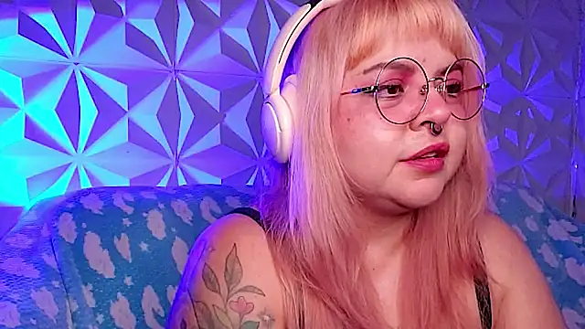 Satyn_dollのライブXXXチャット