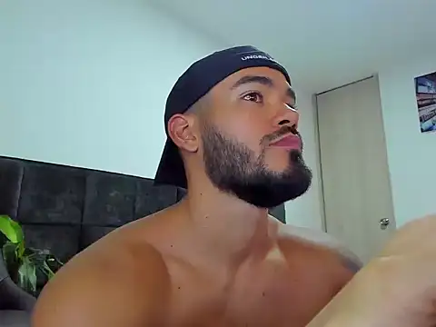 Alexander_Martines Show in webcam