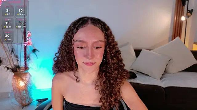 ChloeMoreti's Live XXX Chat