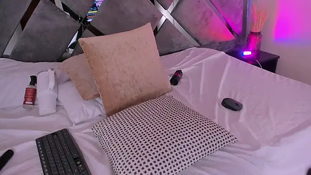 luciagray1 Adlı Modelin Web Kamerası Şovu