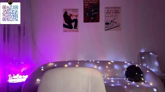 LinaMour Pertunjukan Webcam