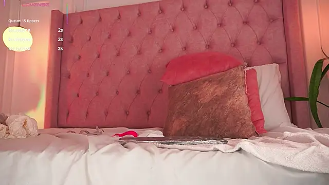 Honeyymoonn_'s Live XXX Chat