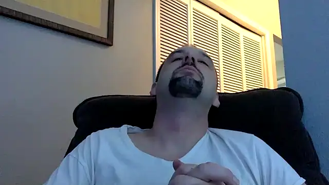 Kink_Master_Daddy: διαδικτυακό σόου στην κάμερα