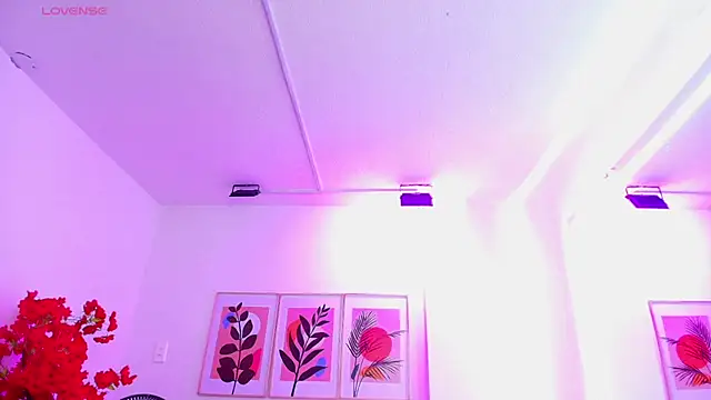 Ema_louis_ Adlı Modelin Canlı XXX Sohbeti