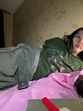 Naughtbaby_2025 Adlı Modelin Canlı XXX Sohbeti