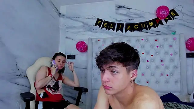 Ari_and_Storm Adlı Modelin Canlı XXX Sohbeti