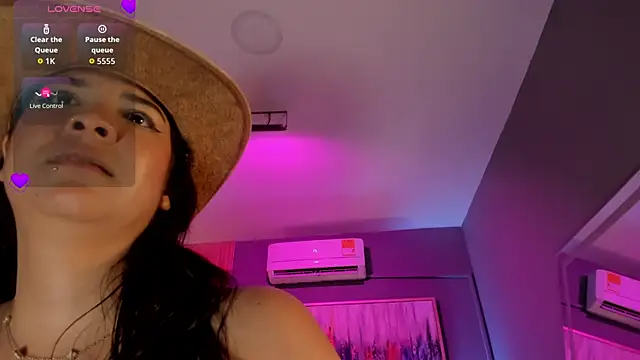 Онлайн чат XXX lilian_vergara