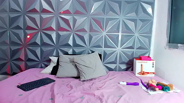 Emmy_lander1 Live XXX Chat