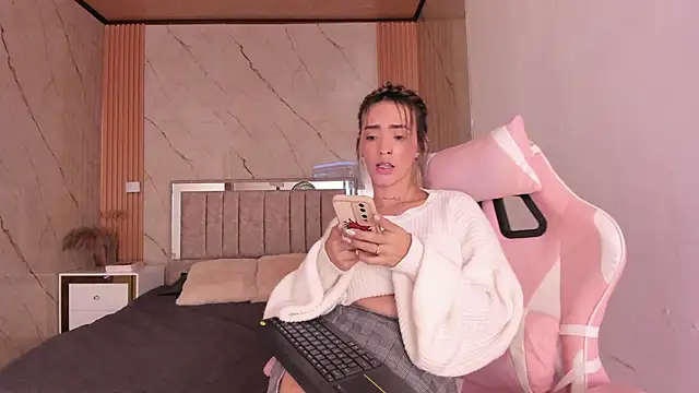 แชท XXX สดของ your_whore_Salome