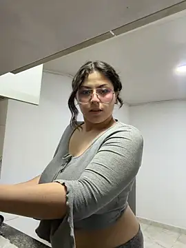 แชท XXX สดของ TuWaifuVirtual1