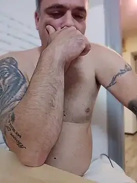 Show modela wifesfuckerpu na web-kameri