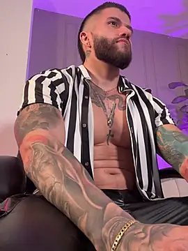 Frank_Farrell Chat XXX live