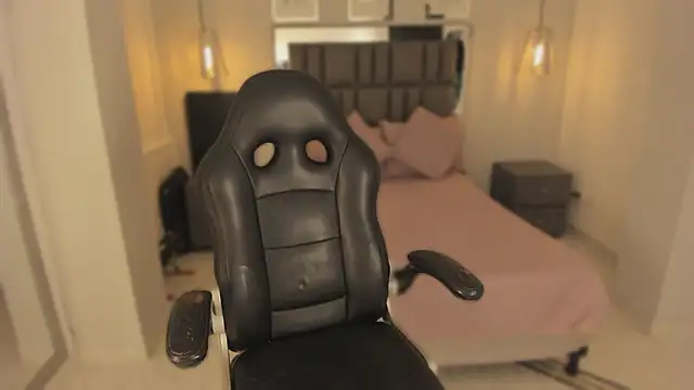 แชท XXX สดของ renee_shelby_