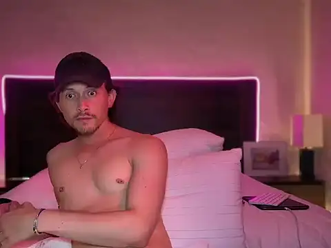 mcklister_kinky_feets: вебкам-шоу