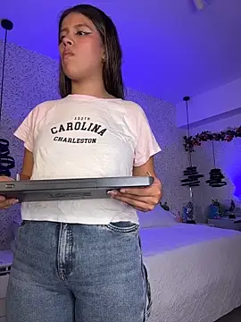 دردشة EMILIIA_RICHTER__ الجنسية المباشرة